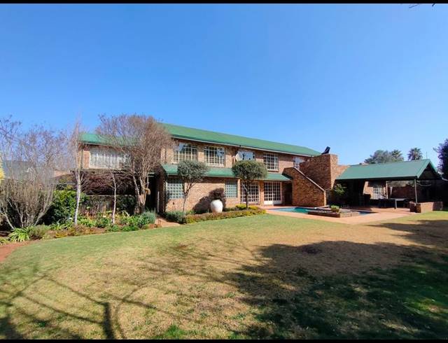 8 BEDROOM HOUSE FOR SALE IN GROENKOL